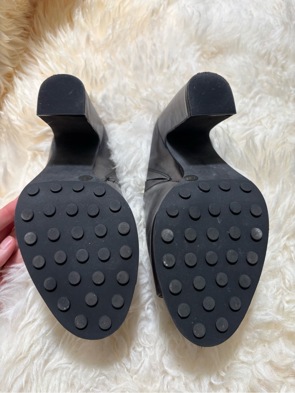 Vince Camuto Black Leather Open-Toe Slide Mules - Picture 3 of 6